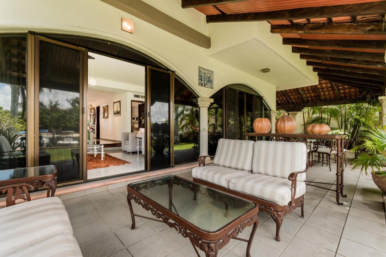 Elegant Lagoon Front Villa By Casa Paraiso Канкун Экстерьер фото